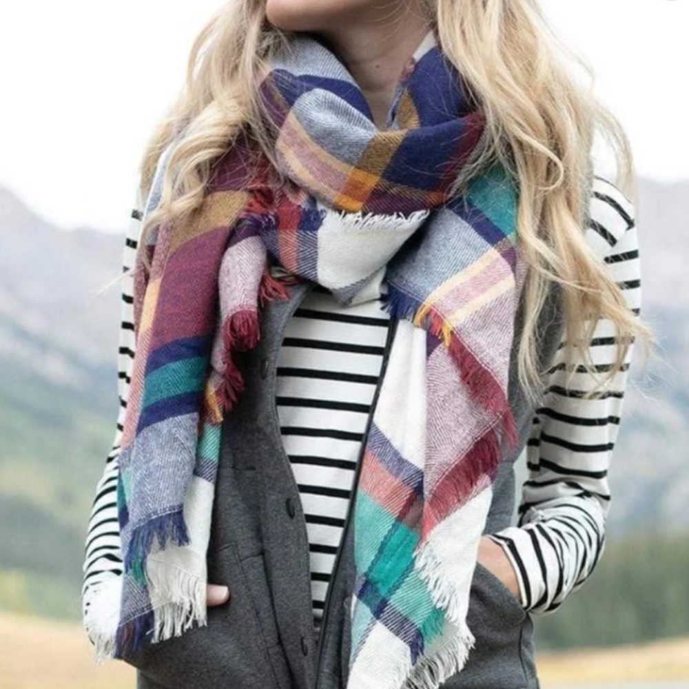 Grace and Lace Pocket Poncho Scarf